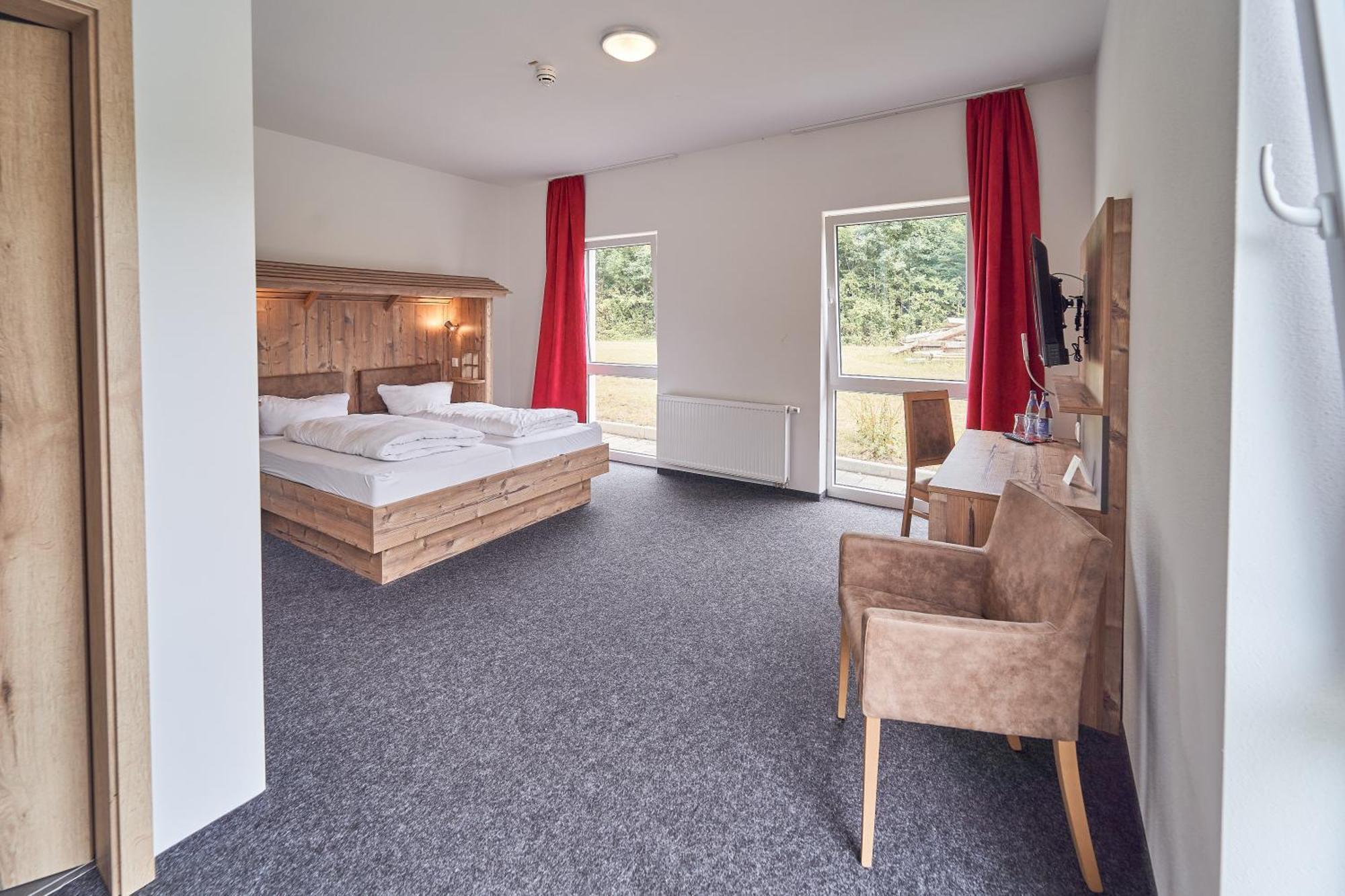 Hotel Am Interpark Grossmehring Екстер'єр фото